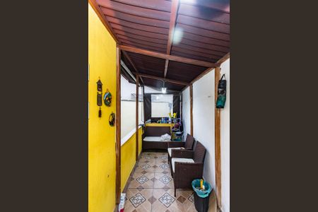 Casa à venda com 230m², 3 quartos e 2 vagas Casa à venda com 230m², 3 quartos e 2 vagasQuintal - casa 2