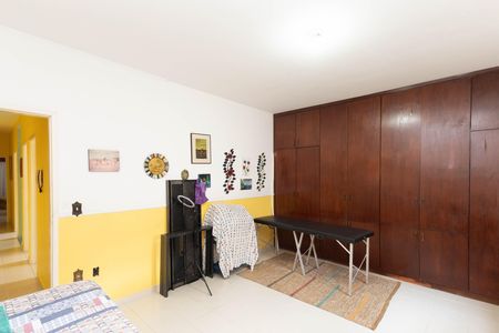 Casa para alugar com 286m², 5 quartos e 4 vagas Casa para alugar com 286m², 5 quartos e 4 vagasQuarto 1