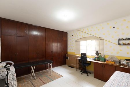 Casa para alugar com 286m², 5 quartos e 4 vagas Casa para alugar com 286m², 5 quartos e 4 vagasQuarto 1