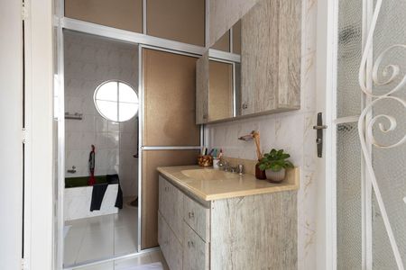 Casa para alugar com 286m², 5 quartos e 4 vagas Casa para alugar com 286m², 5 quartos e 4 vagasBanheiro da Suíte