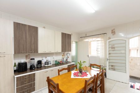 Casa para alugar com 286m², 5 quartos e 4 vagas Casa para alugar com 286m², 5 quartos e 4 vagasCozinha