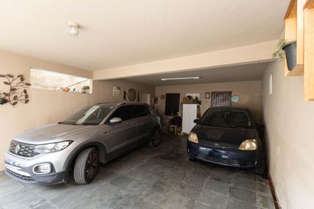 Casa para alugar com 286m², 5 quartos e 4 vagas Casa para alugar com 286m², 5 quartos e 4 vagasGaragem