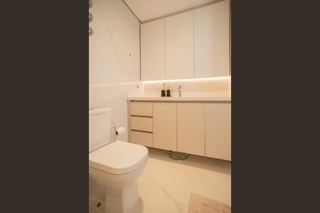 Apartamento à venda com 166m², 3 quartos e 2 vagas Apartamento à venda com 166m², 3 quartos e 2 vagasBanheiro da Suíte 3