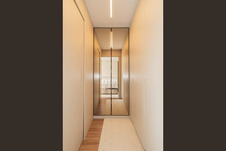 Apartamento à venda com 166m², 3 quartos e 2 vagas Apartamento à venda com 166m², 3 quartos e 2 vagasSuíte 3 - Closet