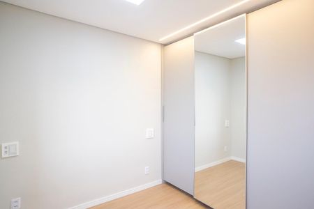Apartamento à venda com 65m², 2 quartos e 2 vagasSuíte