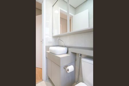 Apartamento à venda com 65m², 2 quartos e 2 vagasBanheiro da suíte
