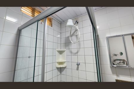Casa para alugar com 100m², 3 quartos e 1 vaga Casa para alugar com 100m², 3 quartos e 1 vagaBanheiro Social