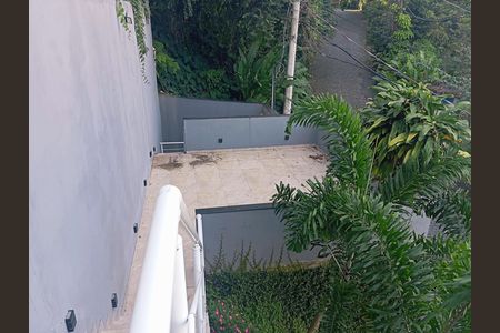 Casa à venda com 250m², 3 quartos e 2 vagas Casa à venda com 250m², 3 quartos e 2 vagasÁrea externa