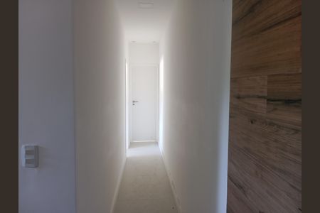 Casa à venda com 250m², 3 quartos e 2 vagas Casa à venda com 250m², 3 quartos e 2 vagasCorredor