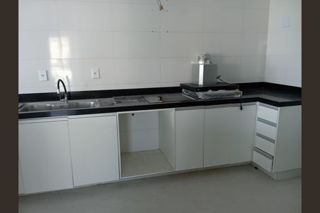 Casa à venda com 250m², 3 quartos e 2 vagas