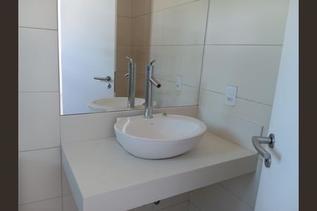 Casa à venda com 250m², 3 quartos e 2 vagas Casa à venda com 250m², 3 quartos e 2 vagasBanheiro