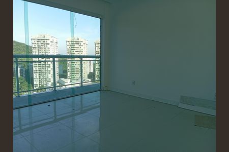Casa à venda com 250m², 3 quartos e 2 vagas Casa à venda com 250m², 3 quartos e 2 vagasQuarto