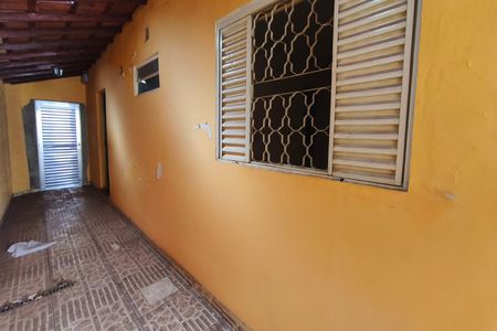 Casa à venda com 200m², 3 quartos e 3 vagas Casa à venda com 200m², 3 quartos e 3 vagasCorredor