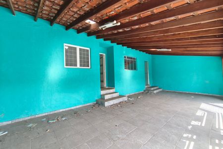 Casa à venda com 200m², 3 quartos e 3 vagas Casa à venda com 200m², 3 quartos e 3 vagasQuintal - Garagem