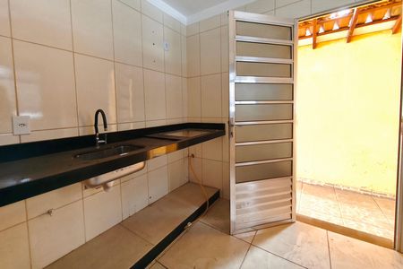 Casa à venda com 200m², 3 quartos e 3 vagas Casa à venda com 200m², 3 quartos e 3 vagasCozinha