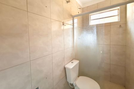 Casa à venda com 200m², 3 quartos e 3 vagas Casa à venda com 200m², 3 quartos e 3 vagasBanheiro Social