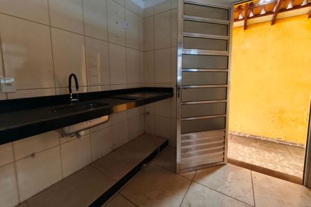 Casa à venda com 200m², 3 quartos e 3 vagas Casa à venda com 200m², 3 quartos e 3 vagasCozinha