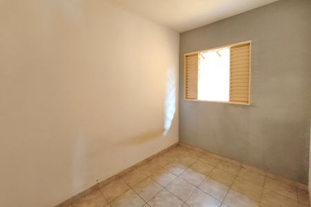 Casa à venda com 200m², 3 quartos e 3 vagas Casa à venda com 200m², 3 quartos e 3 vagasQuarto 2