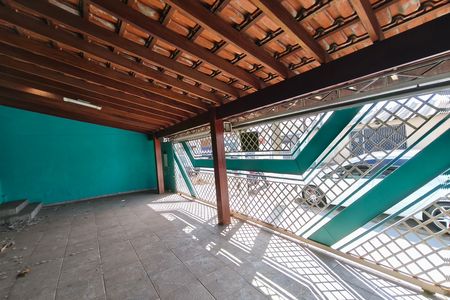 Casa à venda com 200m², 3 quartos e 3 vagas Casa à venda com 200m², 3 quartos e 3 vagasQuintal - Garagem