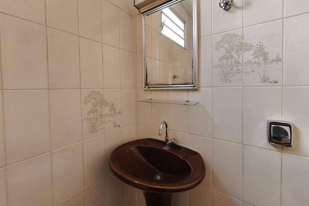 Casa à venda com 200m², 3 quartos e 3 vagas Casa à venda com 200m², 3 quartos e 3 vagasBanheiro Suíte
