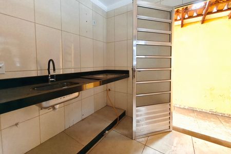 Casa à venda com 200m², 3 quartos e 3 vagas Casa à venda com 200m², 3 quartos e 3 vagasCozinha