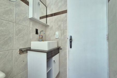 Apartamento para alugar com 58m², 2 quartos e 1 vaga Apartamento para alugar com 58m², 2 quartos e 1 vagaBanheiro