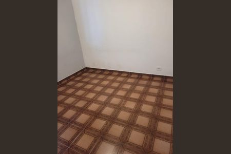 Quarto 2 de casa para alugar com 2 quartos, 55m² em Jardim das Oliveiras, São Paulo