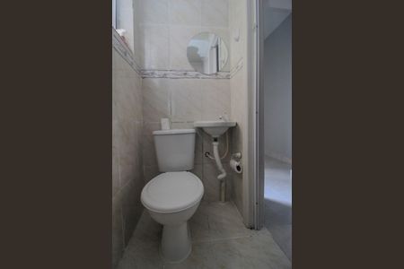 Banheiro de apartamento para alugar com 1 quarto, 24m² em Centro Histórico, Porto Alegre