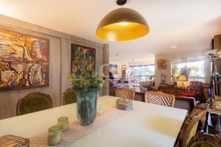 Apartamento à venda com 276m², 3 quartos e 3 vagas