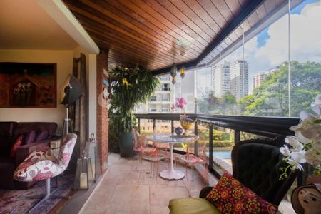Apartamento à venda com 276m², 3 quartos e 3 vagas