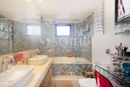 Apartamento à venda com 276m², 3 quartos e 3 vagas
