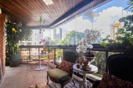 Apartamento à venda com 276m², 3 quartos e 3 vagas
