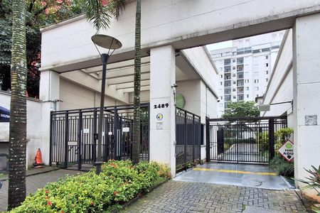 Apartamento à venda com 68m², 2 quartos e 2 vagas Apartamento à venda com 68m², 2 quartos e 2 vagasFachada e portaria