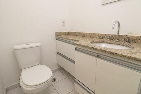 Apartamento à venda com 68m², 2 quartos e 2 vagas Apartamento à venda com 68m², 2 quartos e 2 vagasBanheiro da Suíte