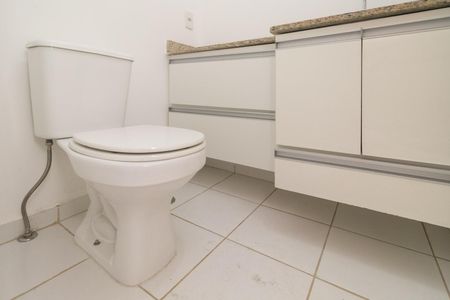 Apartamento à venda com 68m², 2 quartos e 2 vagas Apartamento à venda com 68m², 2 quartos e 2 vagasBanheiro da Suíte