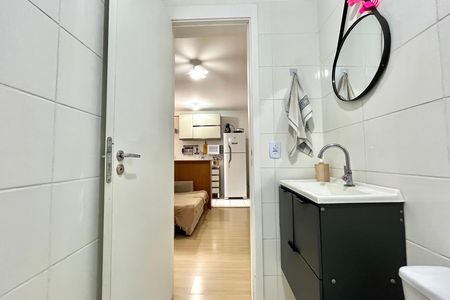 Apartamento à venda com 33m², 2 quartos e sem vaga Apartamento à venda com 33m², 2 quartos e sem vagaBanheiro