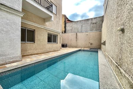 Apartamento à venda com 33m², 2 quartos e sem vaga Apartamento à venda com 33m², 2 quartos e sem vagaÁrea comum - Piscina