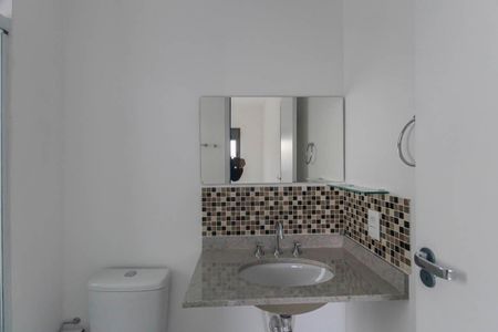 Banheiro de apartamento para alugar com 1 quarto, 30m² em Vila Graciosa, São Paulo
