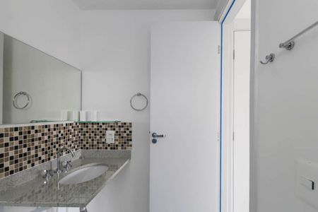 Banheiro de apartamento para alugar com 1 quarto, 30m² em Vila Graciosa, São Paulo