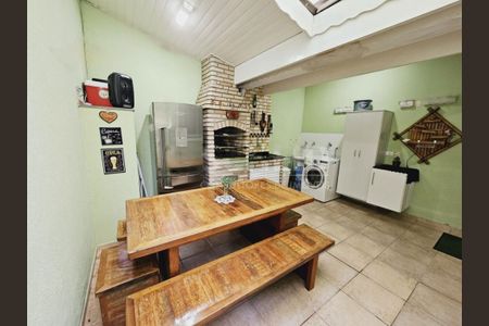 Casa à venda com 3 quartos, 149m² em Jardim Sabara, São Paulo