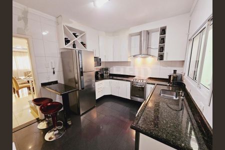 Casa à venda com 149m², 3 quartos e 4 vagas