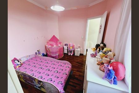 Casa à venda com 149m², 3 quartos e 4 vagas