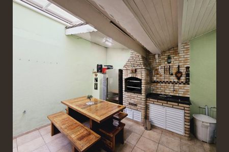 Casa à venda com 149m², 3 quartos e 4 vagas