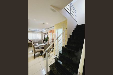 Casa à venda com 149m², 3 quartos e 4 vagas