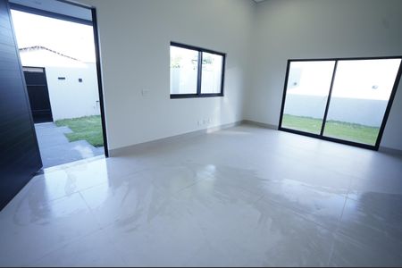 Casa à venda com 235m², 3 quartos e 2 vagas