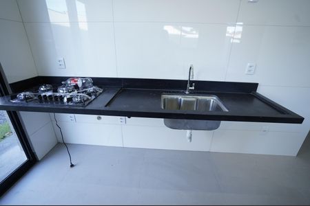 Casa à venda com 235m², 3 quartos e 2 vagas