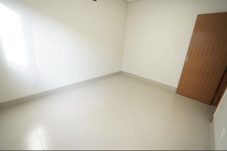 Casa à venda com 235m², 3 quartos e 2 vagas