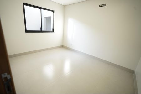 Casa à venda com 235m², 3 quartos e 2 vagas