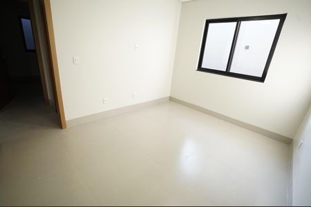 Casa à venda com 235m², 3 quartos e 2 vagas
