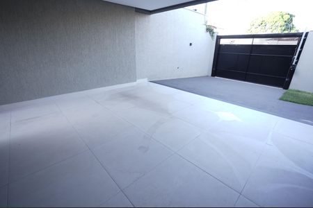 Casa à venda com 235m², 3 quartos e 2 vagas